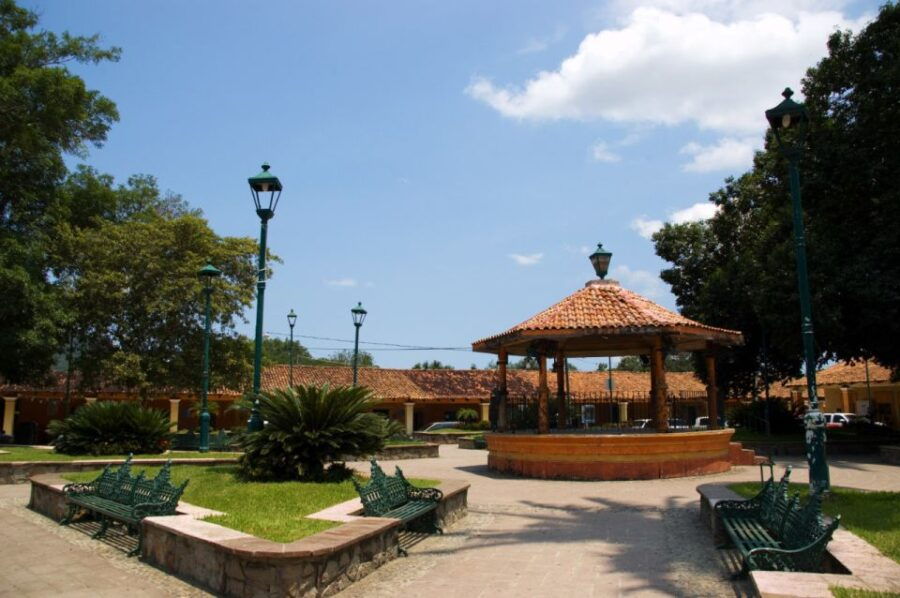 From Puerto Vallarta: El Tuito Tour With Lunch