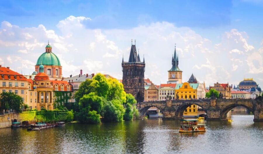 From Regensburg: Private Transfer to Prague - Good To Know