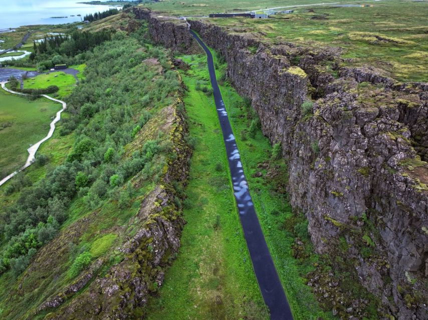From Reykjavik: Golden Circle & Geothermal Bakery Tour