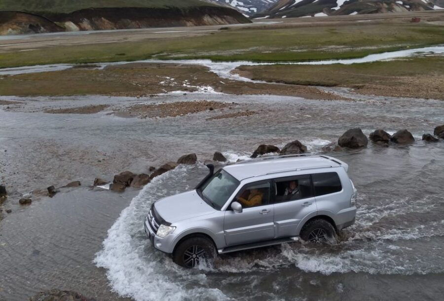 From Reykjavik: Highlands Jeep Tour & Landmannalaugar Hike