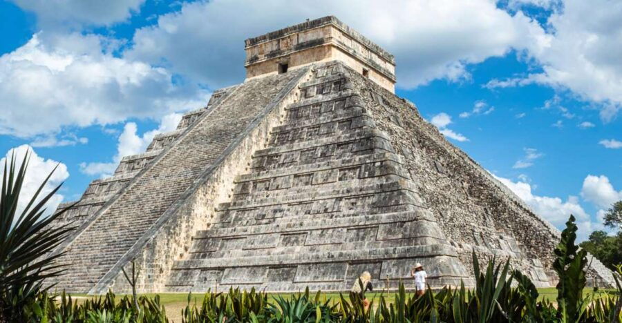 From Riviera Maya: Chichen Itza Tour With Traditional Buffet
