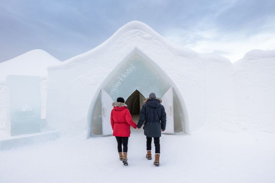 From Rovaniemi: Arctic Snow Hotel Morning Trip & Sculptures