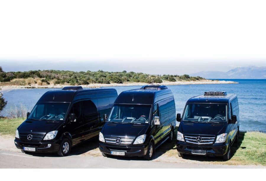 From Rovaniemi: Return Transfer to Ranua Zoo by Private Van