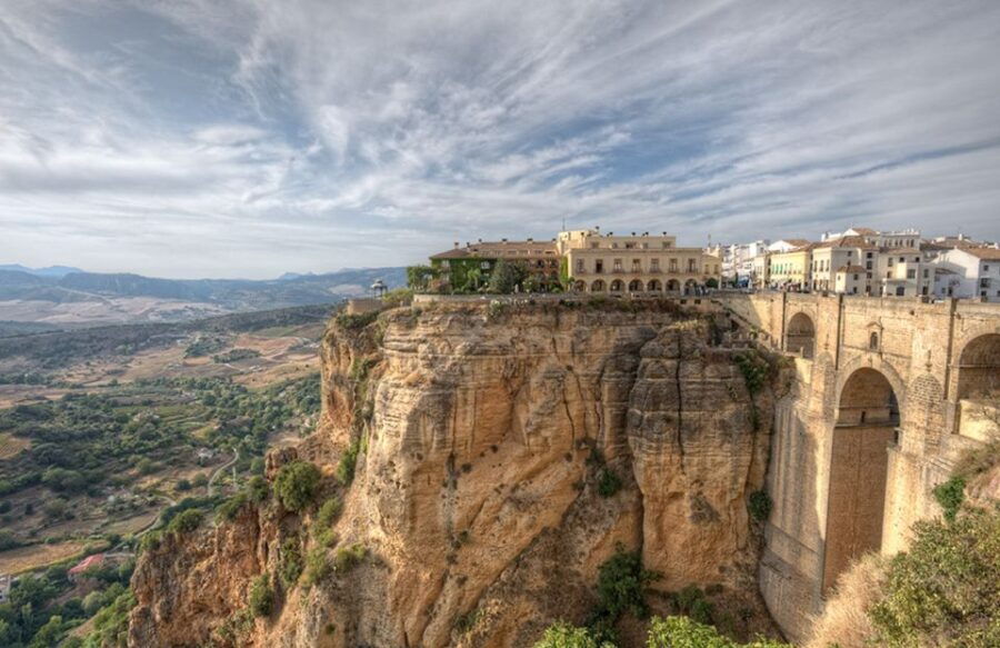 From Seville: Private Transfer to Granada With Tour of Ronda - Good To Know