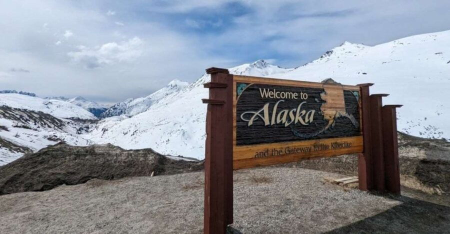 From Skagway: Skagway City & White Pass Summit Guided Tour