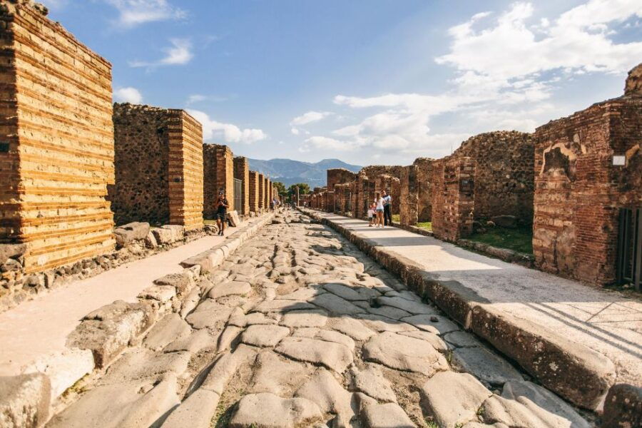 From Sorrento: Pompeii With an Archaelogical Guide & Ticket