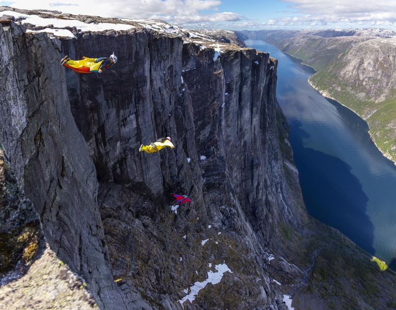 From Stavanger: Off-Season Guided Hike to Kjerag
