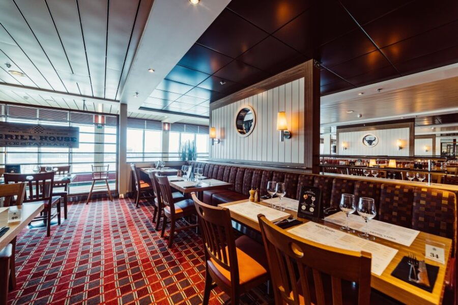 From Stockholm: Overnight Cruise to Tallinn With Breakfast