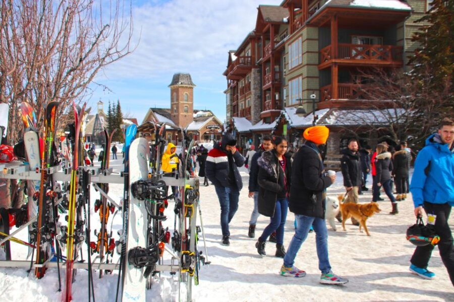 From Toronto: Blue Mountain Beginner Skiing Lesson