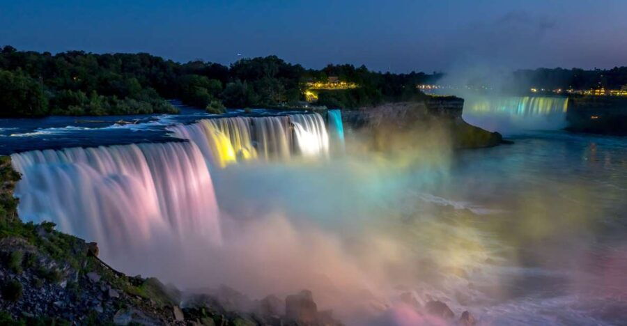 From Toronto: Gray Line Niagara Falls Evening Tour
