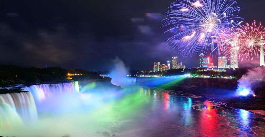 From Toronto: Niagara Falls Evening Tour With Boat Cruise