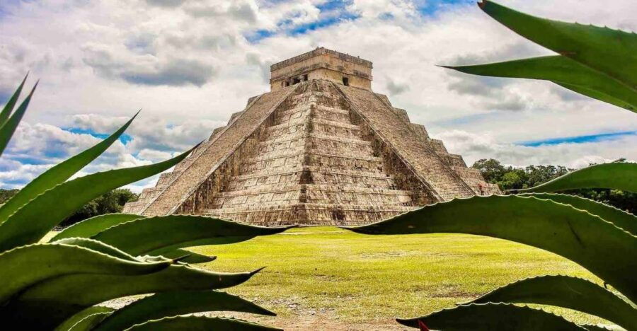 From Tulum: Chichén Itzá Tour, Cenote & Valladolid