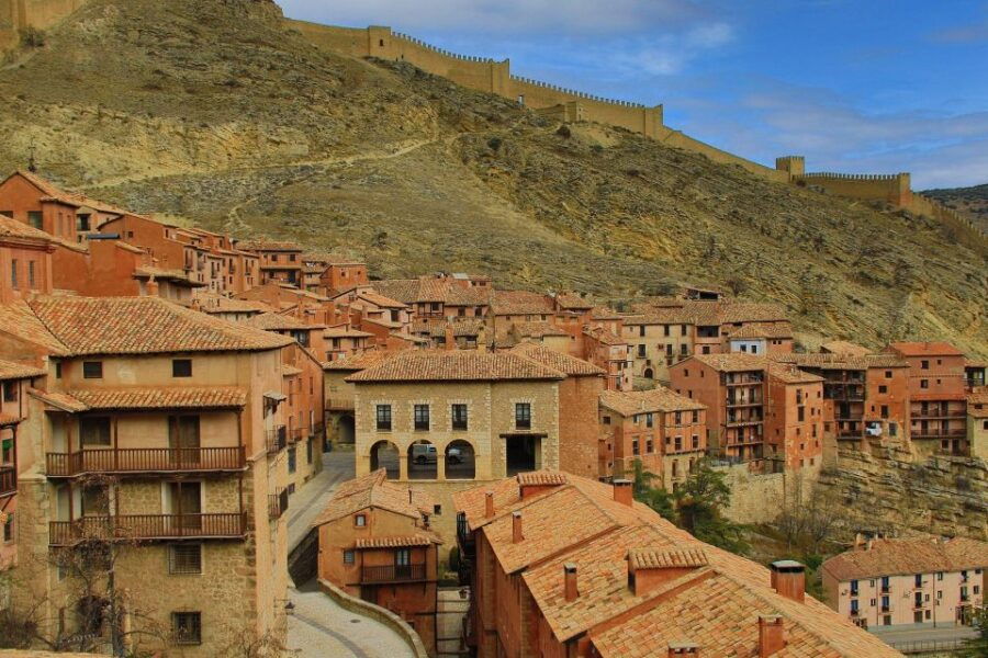 From Valencia: Day Tour in the Medieval Town of Albarracin