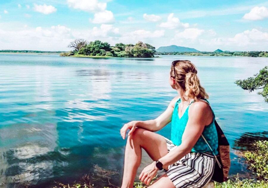 From Yala: Sunset Lake Boat Tour and Beach BBQ Dinner