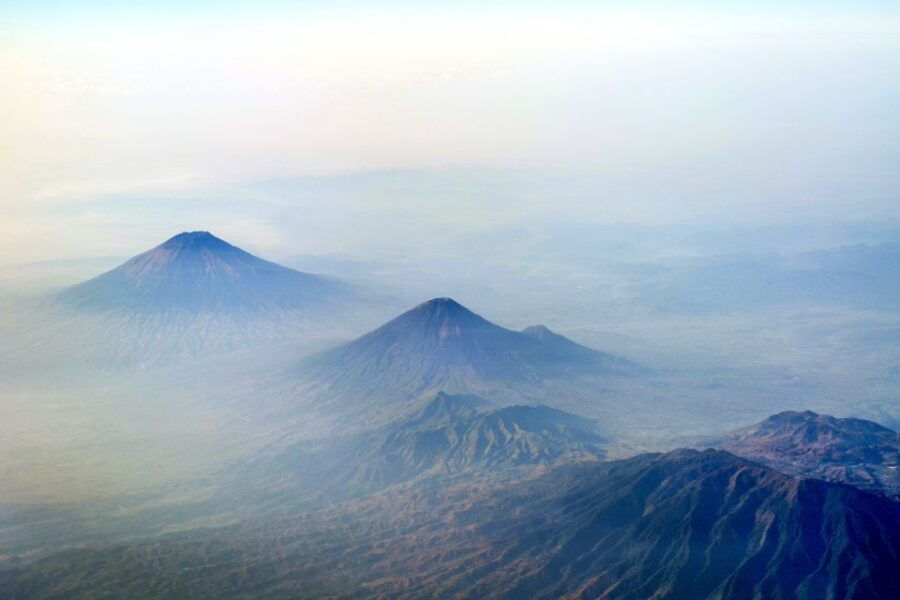 From Yogyakarta: Dieng Plateau Golden Sunrise Guided Trip