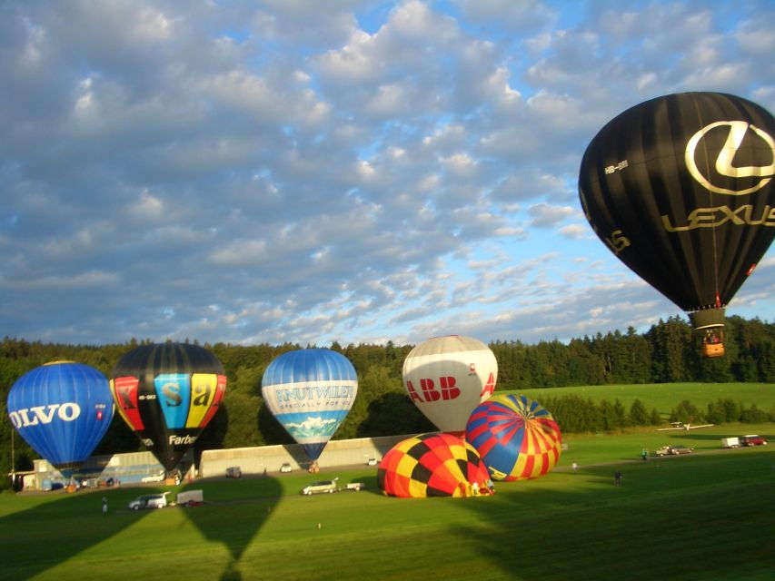 From Zurich: Private Hot Air Balloon Ride & Champagne