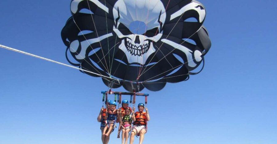 Fuengirola: Deluxe Parasailing Flight From Fuengirola Port