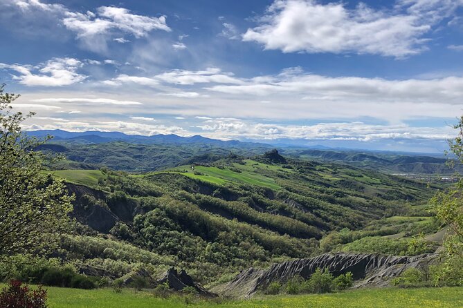 Full Day Apennines, Castles and Local Flavours