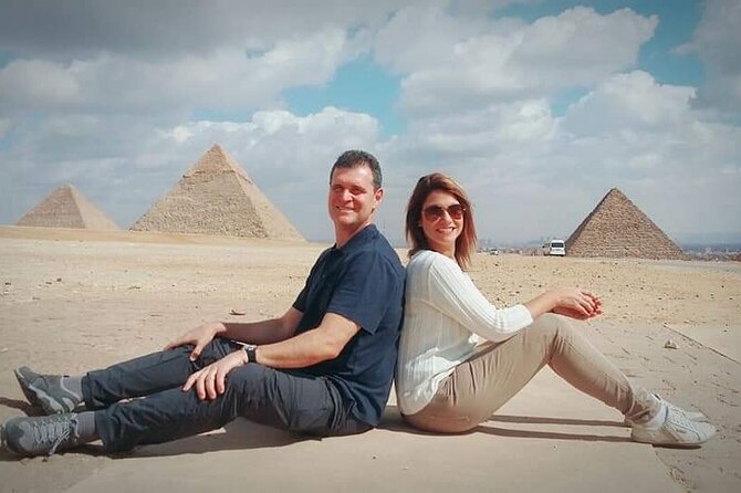 Full Day Guided Tour to Giza Pyramids,Saqqara and Memphis.