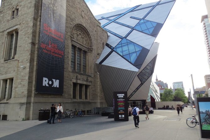Full Day Private Sightseeing Tour in Toronto