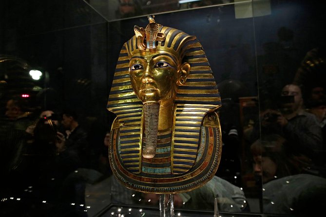 Full Day Private Tour to Giza Pyramids, Sakkara, Citadel and Egyptian Museum