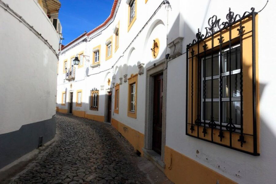 Full-Day Private Transportation – Évora and Megaliths