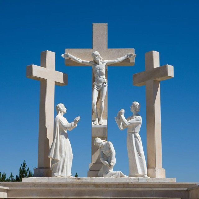 Full Day Tour: The Best of Fátima, Nazaré, and Óbidos