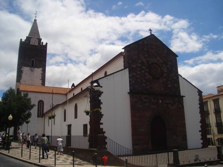 Funchal: Private Guided Walking Tour
