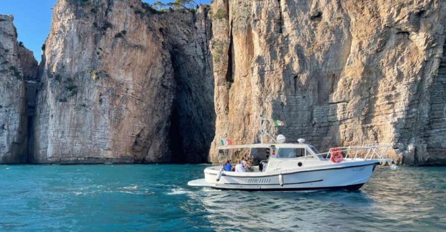 Gaeta: Guide Boat Tour of Peninsula