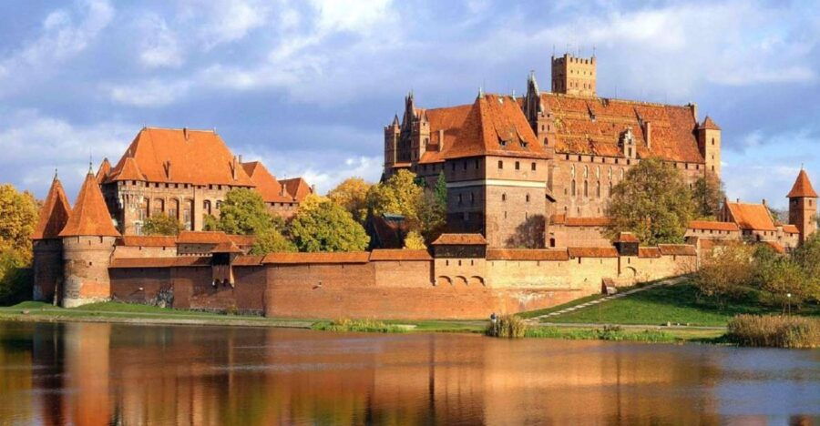 Gdansk: Malbork Castle & Westerplatte Tour With Local Lunch - Good To Know