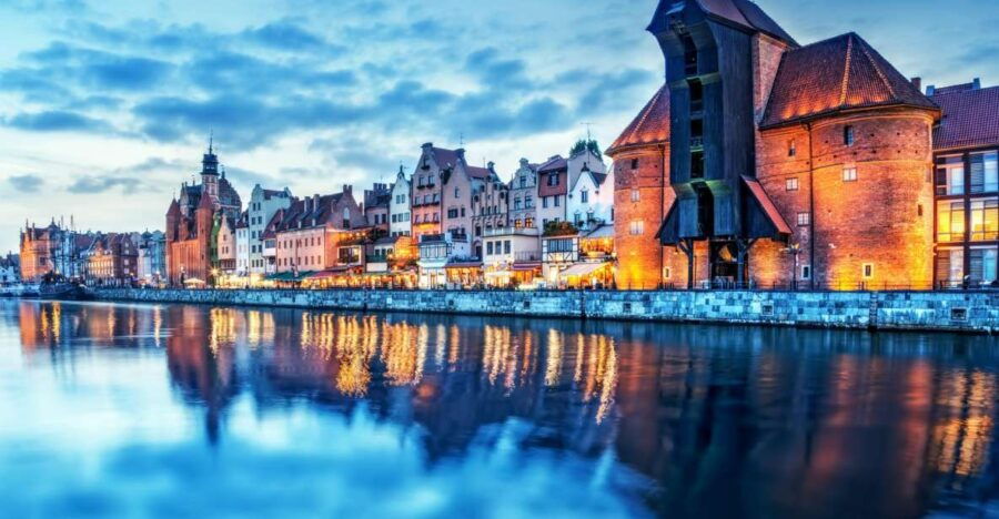 GdańSk: Old Town Private Walking Tour With Legends and Facts
