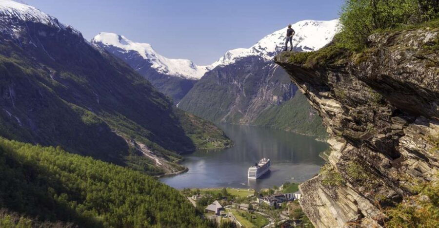 Geiranger: Bus Tour With Multilingual Audio Guide - Good To Know