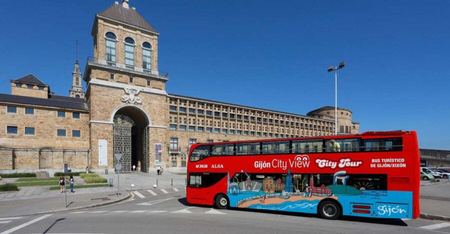 Gijon: Hop-On Hop-Off City Tour Bus