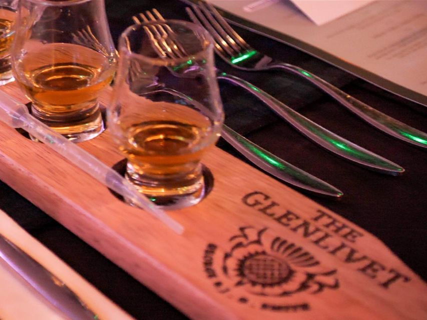 Glasgow: Whisky Flight and Scottish Cheeseboard