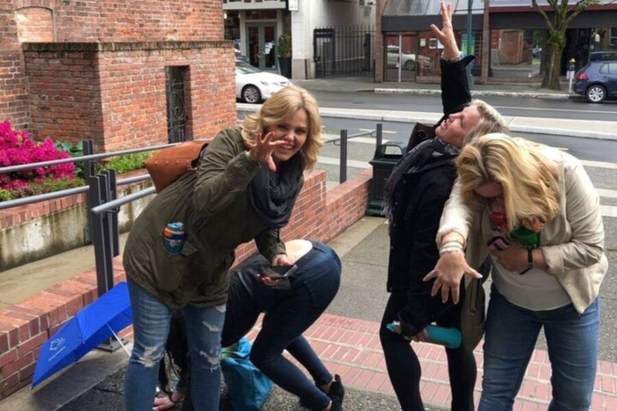 Glendale: Mobile Scavenger Hunt City Exploration Game - Output: