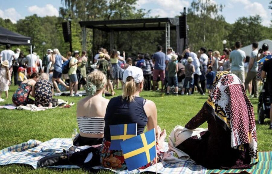 Gothenburg: Slottsskogen Park & Botanical Garden Tour