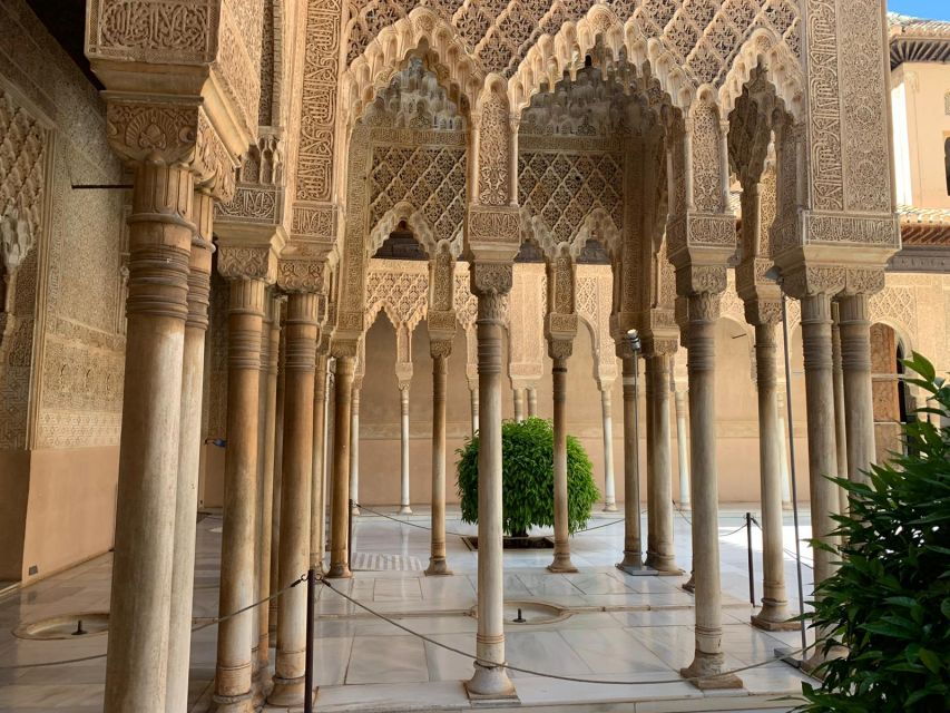 Granada: Alhambra Complex Guided Tour With Ticket - Good To Know