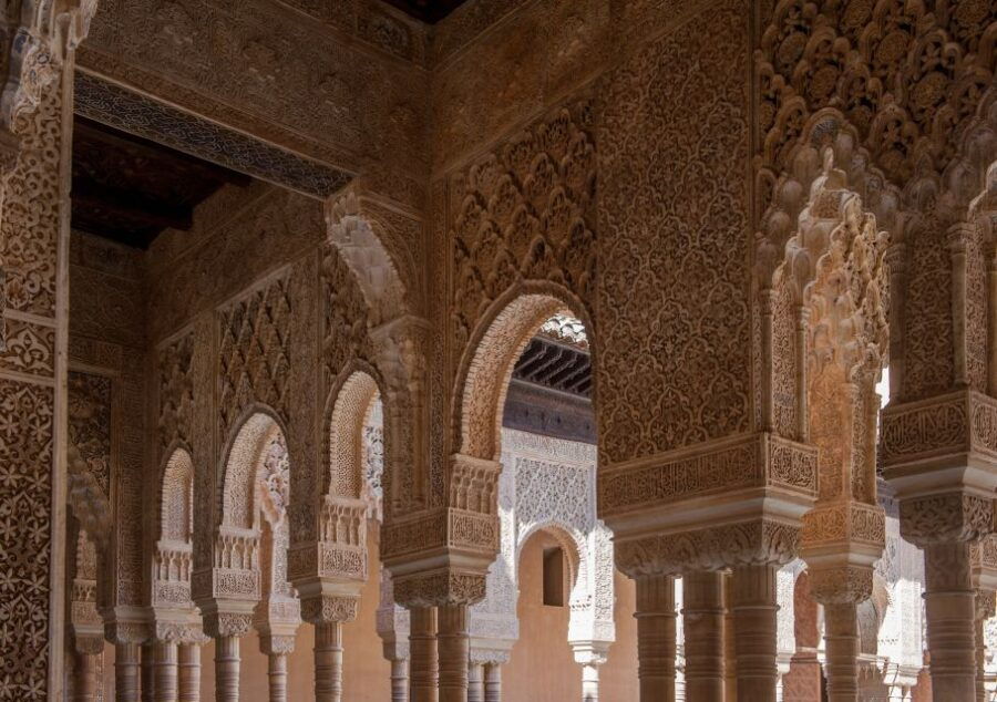 Granada: Alhambra Ticket/Audio Guide & Nasrid Palaces Option
