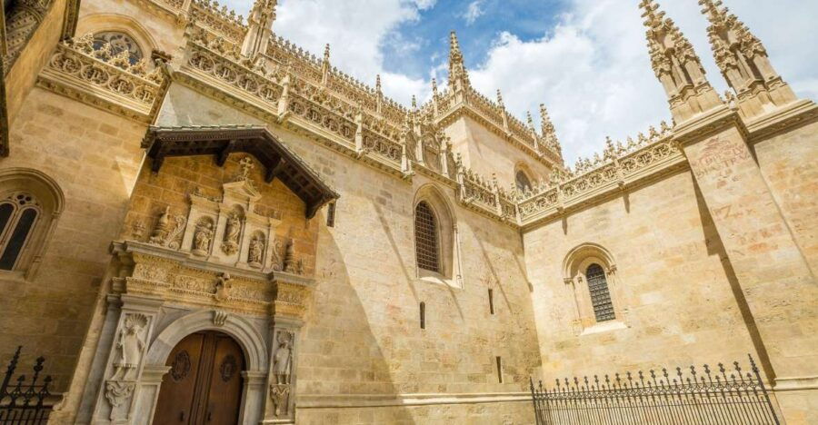 Granada: Cathedral and Royal Chapel Guided Tour With Tickets