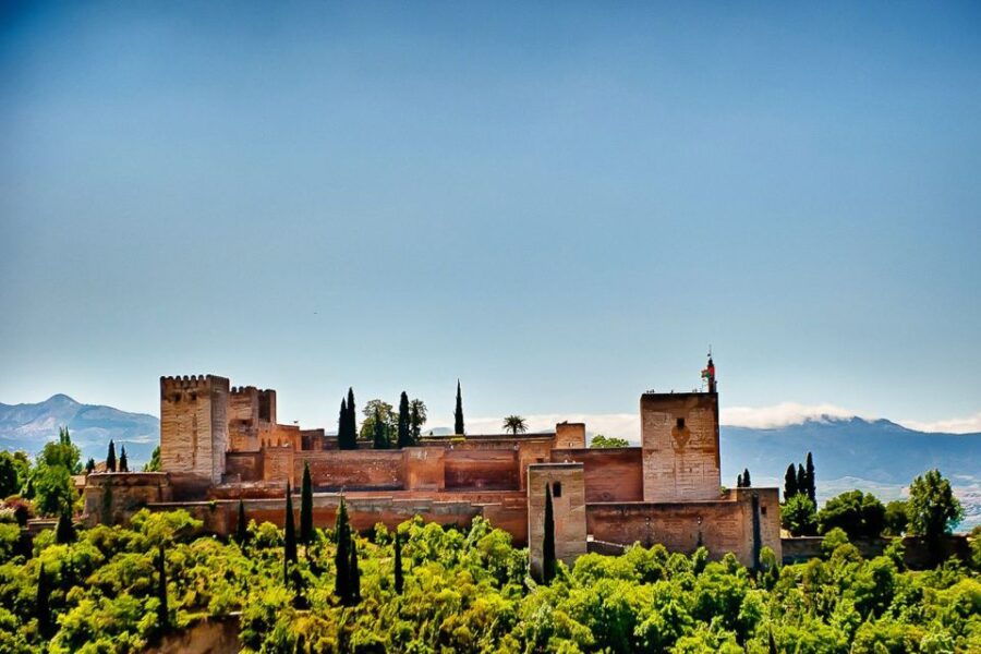 Granada: Full-Day Trip From Seville With Transfers - Good To Know