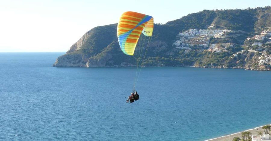 Granada: Paragliding Tandem Flight Experience