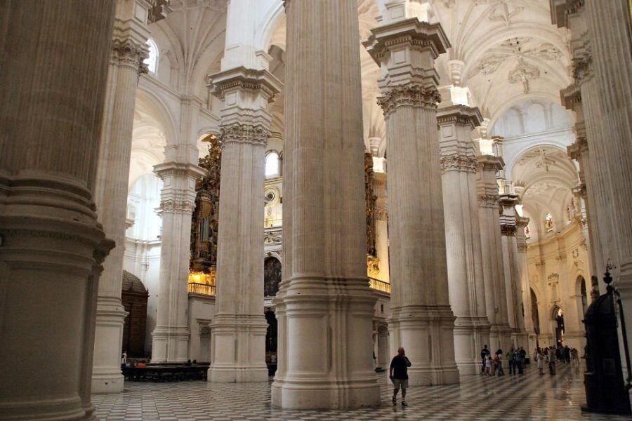 Granada: Royal Chapel and Cathedral Private Tour With Ticket