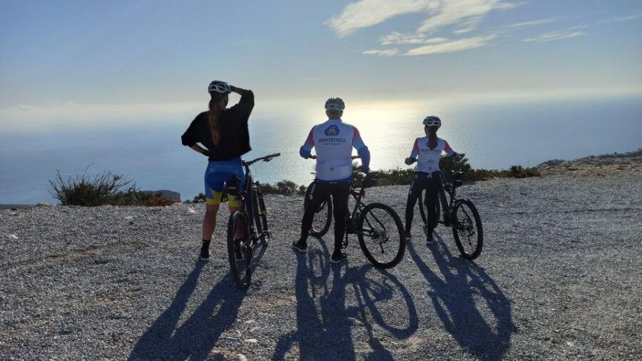 Granadella-Moraig: Full Day Experience by Kayak & E-Bike