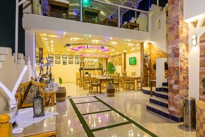 Great Pyramid Inn Dinner With Pyramids View