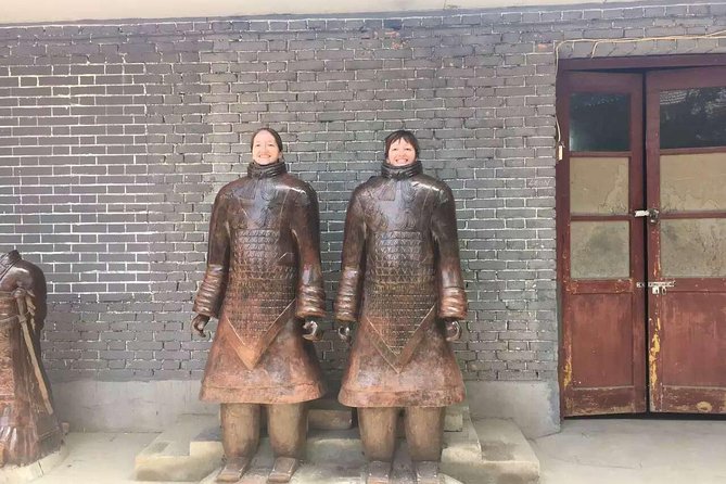 Group Tour of Terracotta Warriors Qin Shi Huang Mausoleum in Xian