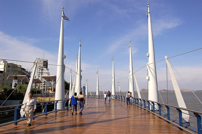 Guayaquil City Tour With La Rotonda, Seminario Park, Las Penas