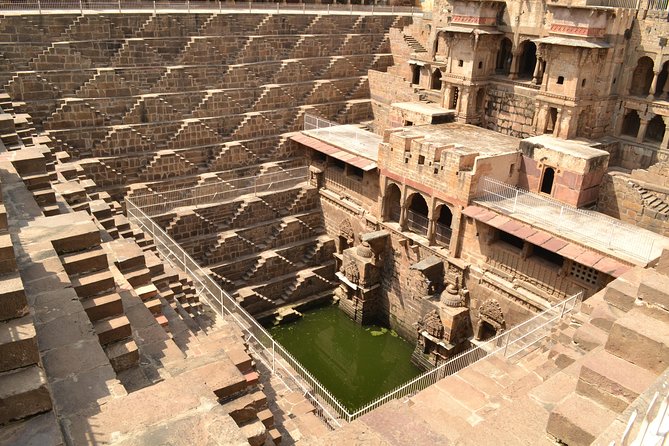 Guided Fatehpur Sikri & Abhaneri Tour From Agra To Jaipur By Car