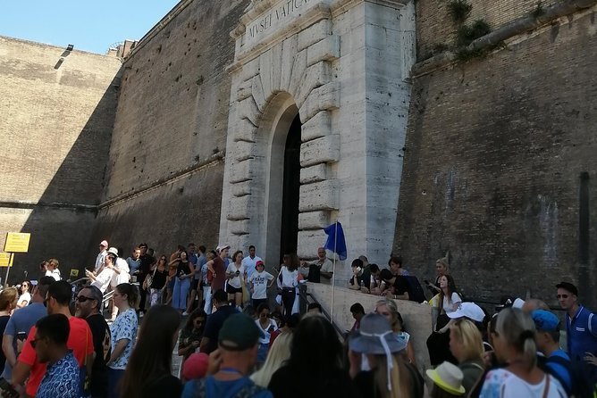 Guided Tours in Spanish With Skip-The-Line Ticket for Vatican City - Spanish-Speaking Tour Guides
