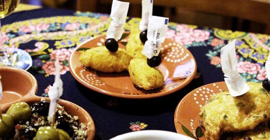 Half-Day Porto Walking Tour With Typical Snack - Good To Know