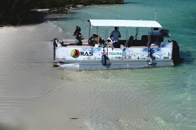Half Day Private Charters in Iguana Island for 8pax